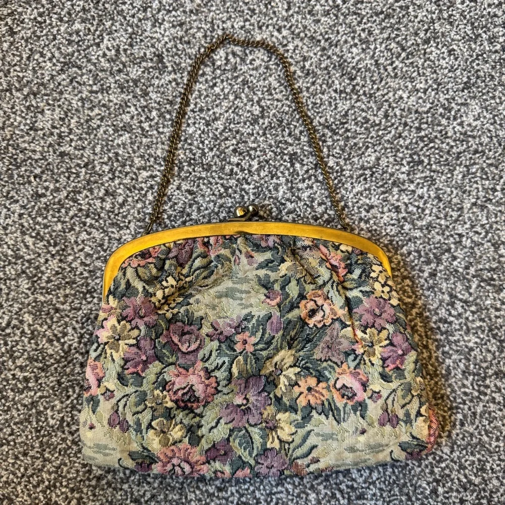 Vintage Floral Snap Top Tapestry Clutch